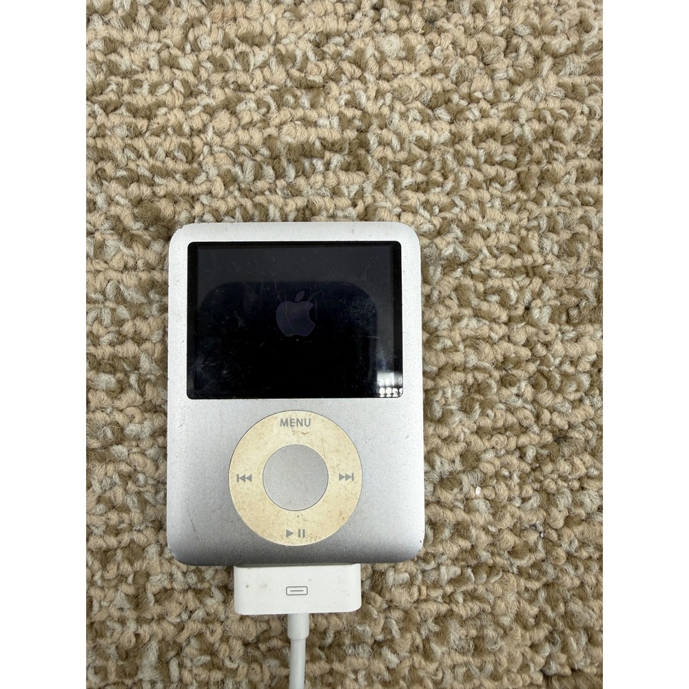 Apple iPod Nano 3rd Generation 4GB Silver A1236 Bad Battery